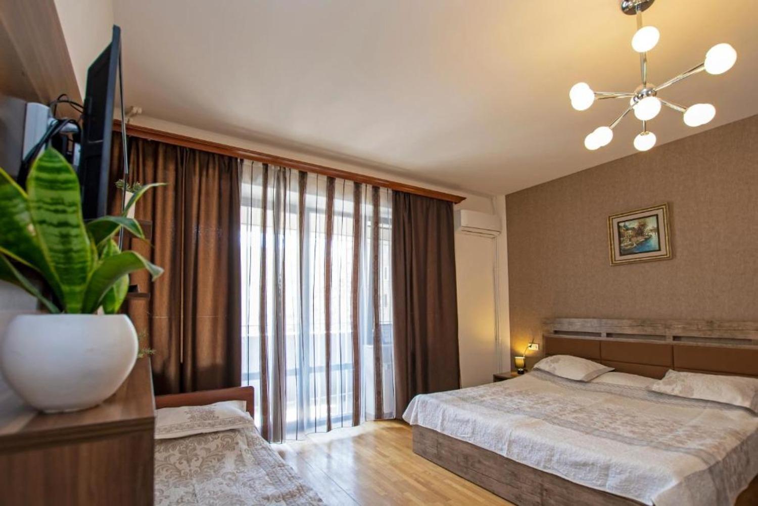 Hotel Season เยเรวาน ภายนอก รูปภาพ