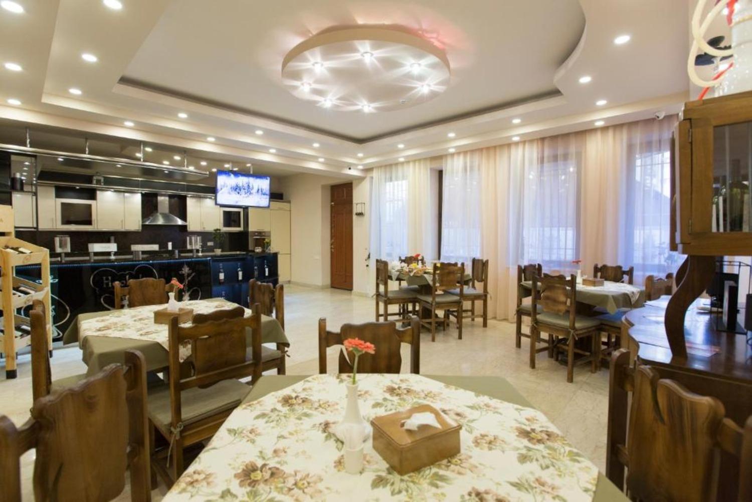 Hotel Season เยเรวาน ภายนอก รูปภาพ
